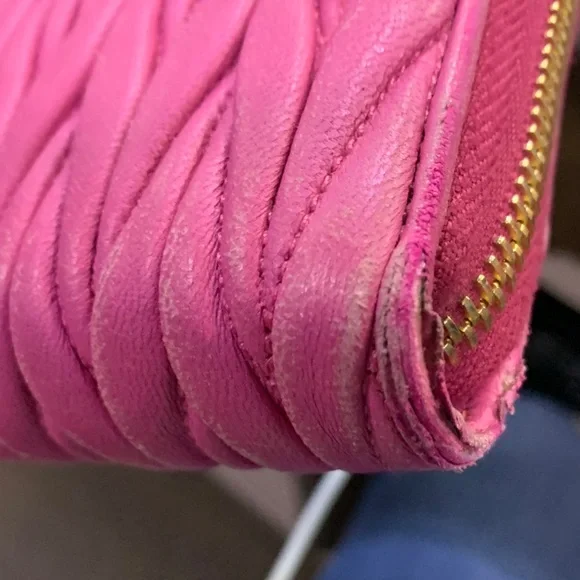 Miu Miu Pink Matelassé Leather Wallet - Picture 2 of 6